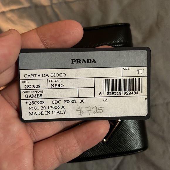 Prada - Picture 4 of 9